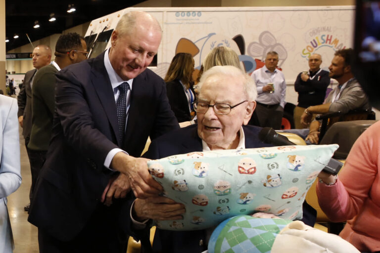 berkshire-hathaway-operating-earnings-fell-nearly-30-in-warren-buffetts-final-quarter-as-ceo