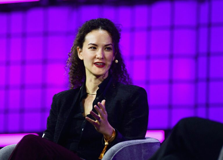 bluesky-leadership-transition-jay-graber-steps-down-as-ceo-to-focus-on-innovation-as-toni-schneider-takes-interim-reins