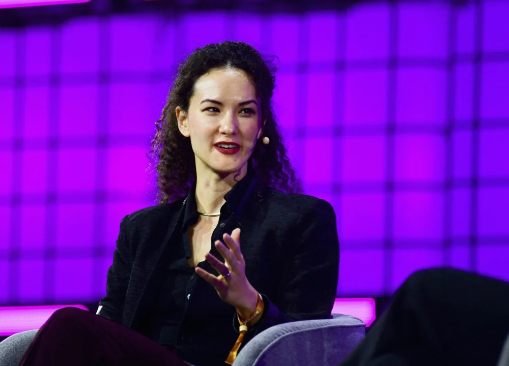 bluesky-leadership-transition-jay-graber-steps-down-as-ceo-to-focus-on-innovation-as-toni-schneider-takes-interim-reins