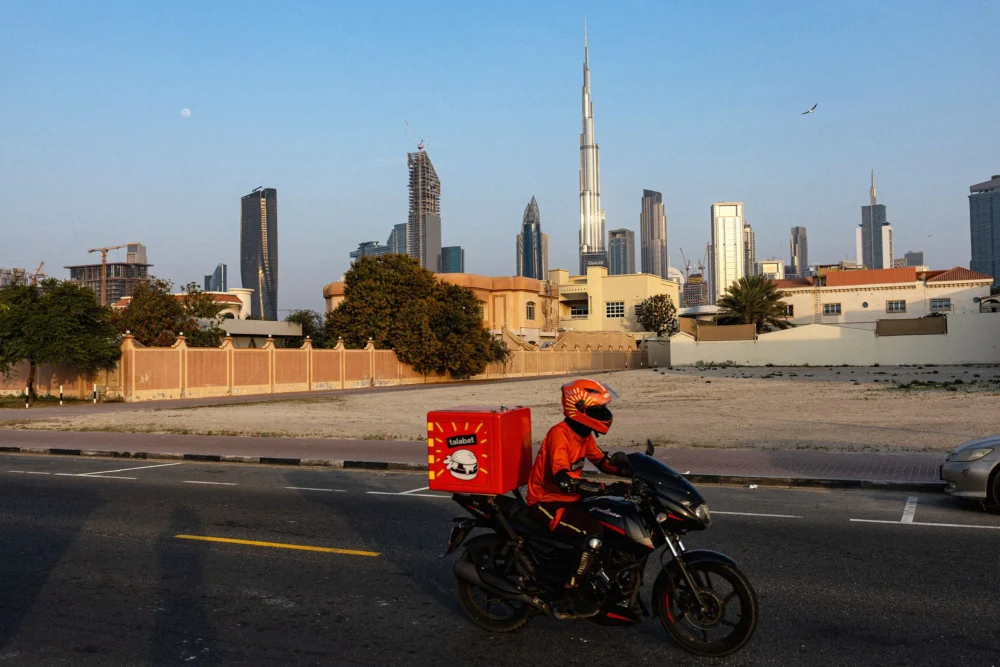 delivery-services-persist-amid-gulf-conflict-as-gig-workers-face-heightened-risks-and-essential-worker-designations