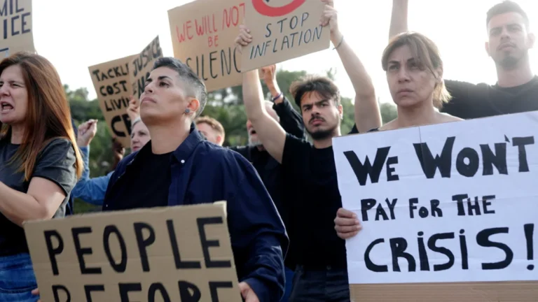 escalating-geopolitical-tensions-oil-shocks-and-labor-market-strains-propel-u-s-recession-fears-to-uncomfortably-high-levels