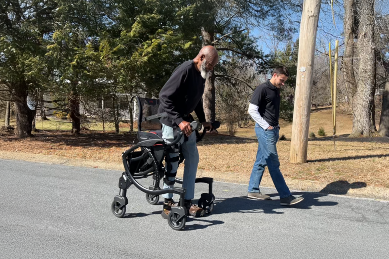 exokinetics-zeen-redefines-assisted-movement-by-bridging-the-gap-between-traditional-walkers-and-wheelchairs-through-motorless-innovation