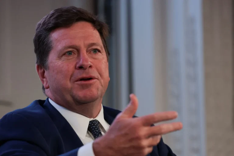 former-sec-chair-jay-clayton-calls-for-rigorous-examination-of-suspicious-futures-trading-ahead-of-market-moving-presidential-post