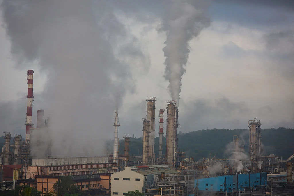 indias-economic-momentum-faces-headwinds-as-private-sector-activity-slows-to-17-month-low