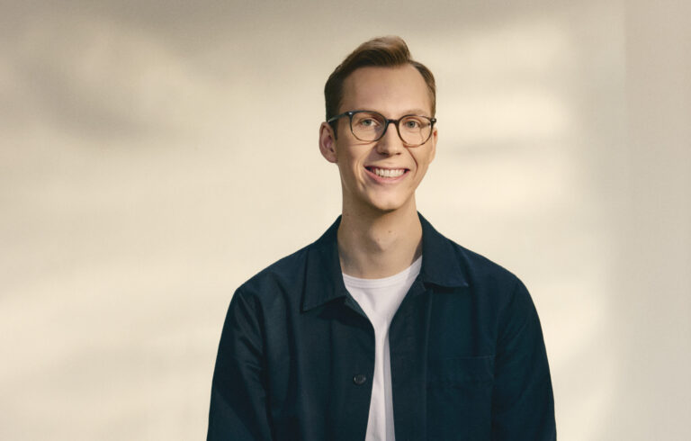 legora-secures-550-million-series-d-reaching-5-55-billion-valuation-amidst-intensifying-ai-legal-tech-race