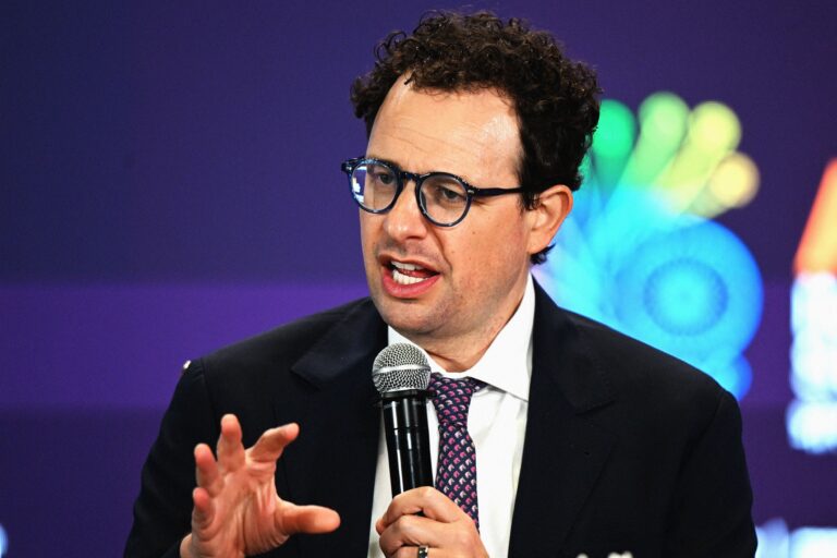 president-trump-orders-immediate-cessation-of-anthropic-ai-use-across-federal-agencies-amid-dispute-over-military-applications