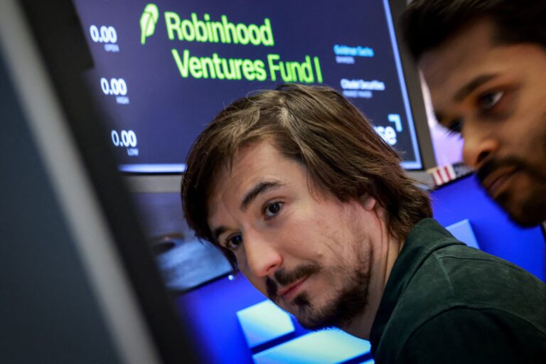 robinhoods-venture-fund-which-gives-investors-access-to-private-companies-tanks-11-on-first-day