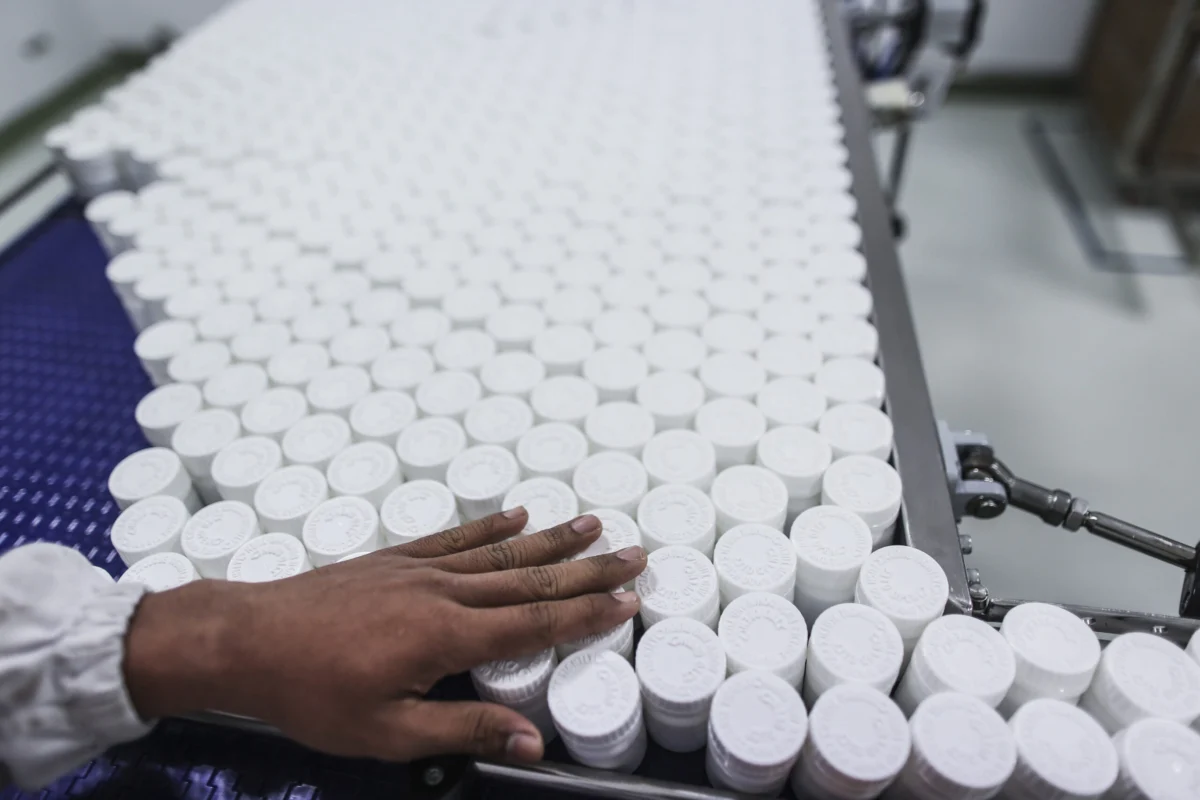 strait-of-hormuz-standoff-puts-supply-of-americas-generic-drug-prescriptions-at-risk