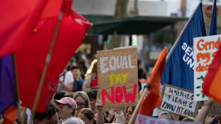 un-nudging-pay-gaps-the-role-of-pay-raise-budget-framing-in-perpetuating-gendered-inequities