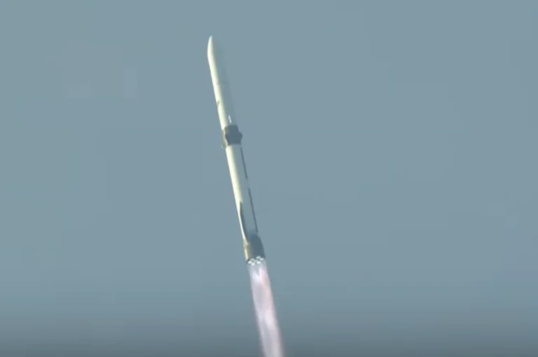 blue-origin-successfully-reuses-new-glenn-rocket-for-the-first-time-signaling-a-new-era-in-heavy-launch-economics