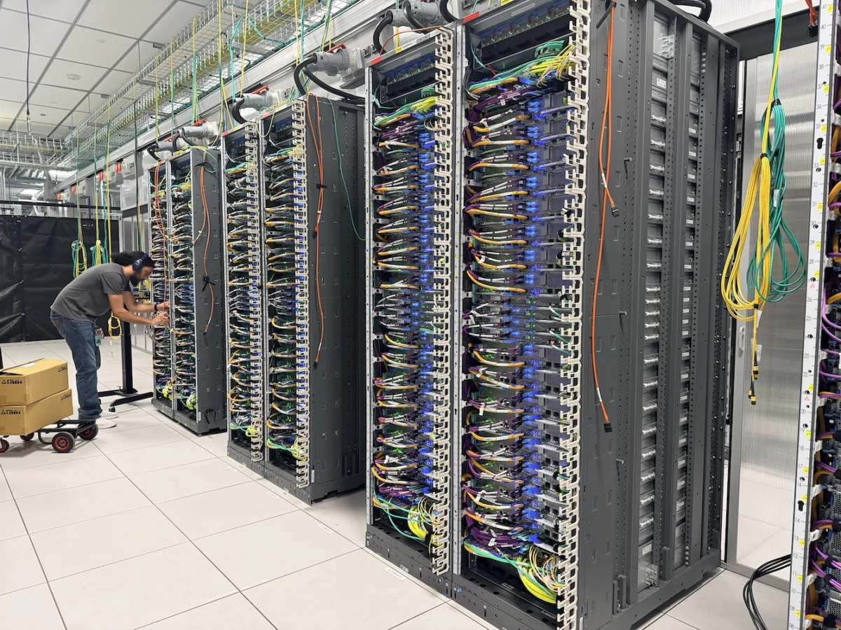 cerebras-systems-files-for-public-offering-amidst-accelerating-ai-hardware-race