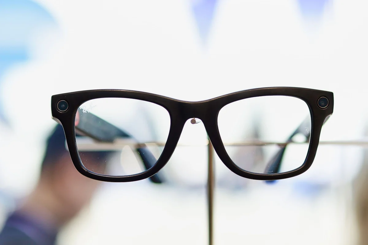 global-coalition-of-seventy-advocacy-groups-demands-meta-scrap-facial-recognition-feature-for-ray-ban-smart-glasses