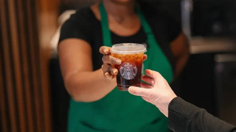 starbucks-baristas-and-supervisors-to-receive-quarterly-performance-bonuses