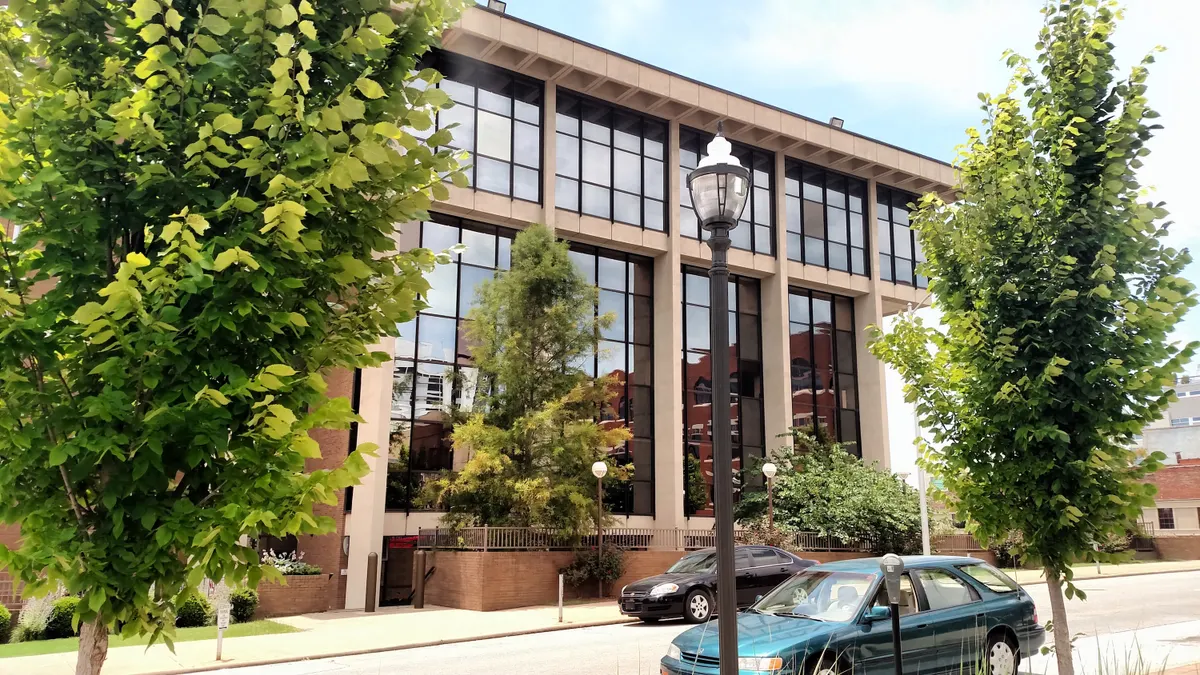 jury-finds-two-female-doctors-sexually-discriminatory-against-male-technician
