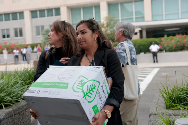 the-gender-pay-gap-widens-layoffs-and-negotiation-tactics-contribute-to-persistent-inequality
