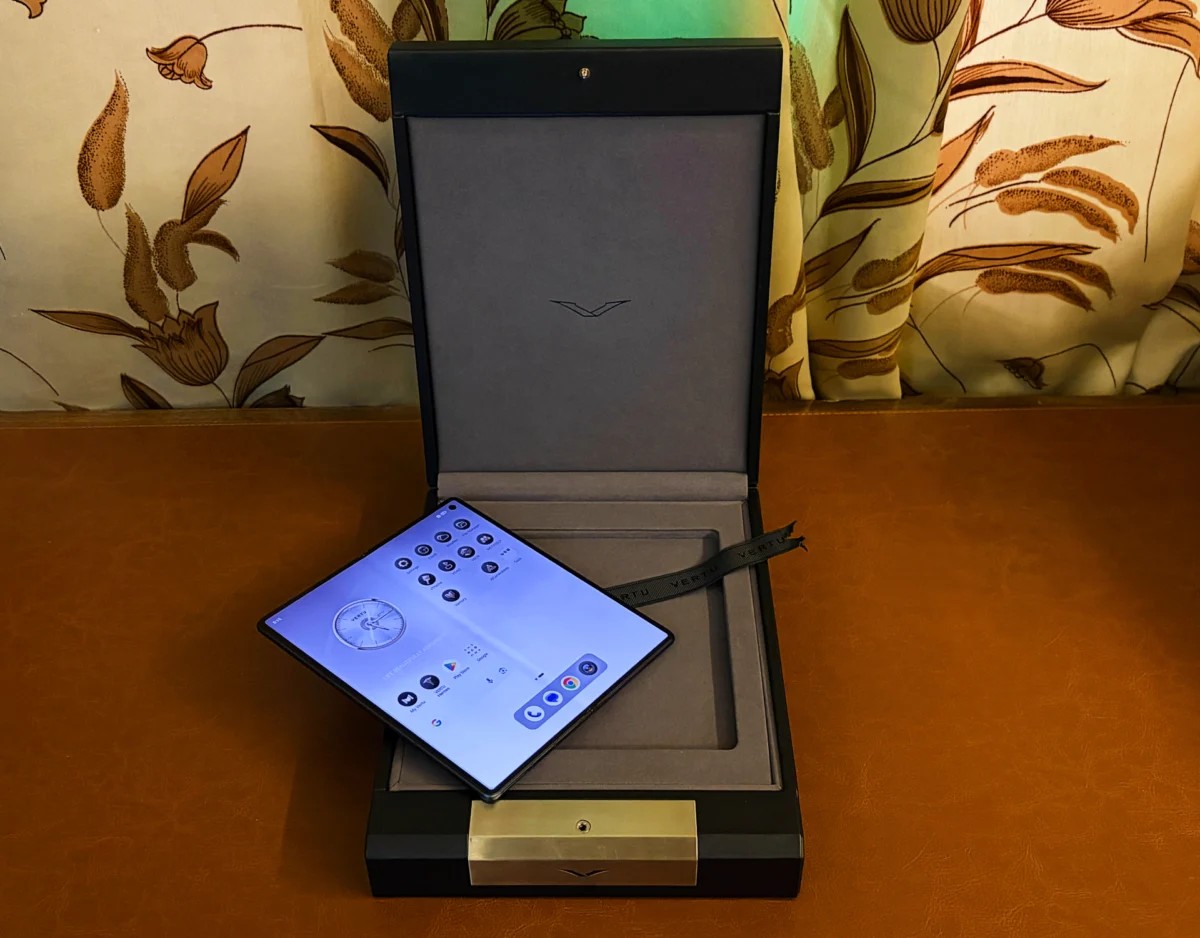 vertu-alphafold-a-luxury-foldables-ambitious-ai-play-faces-steep-challenges