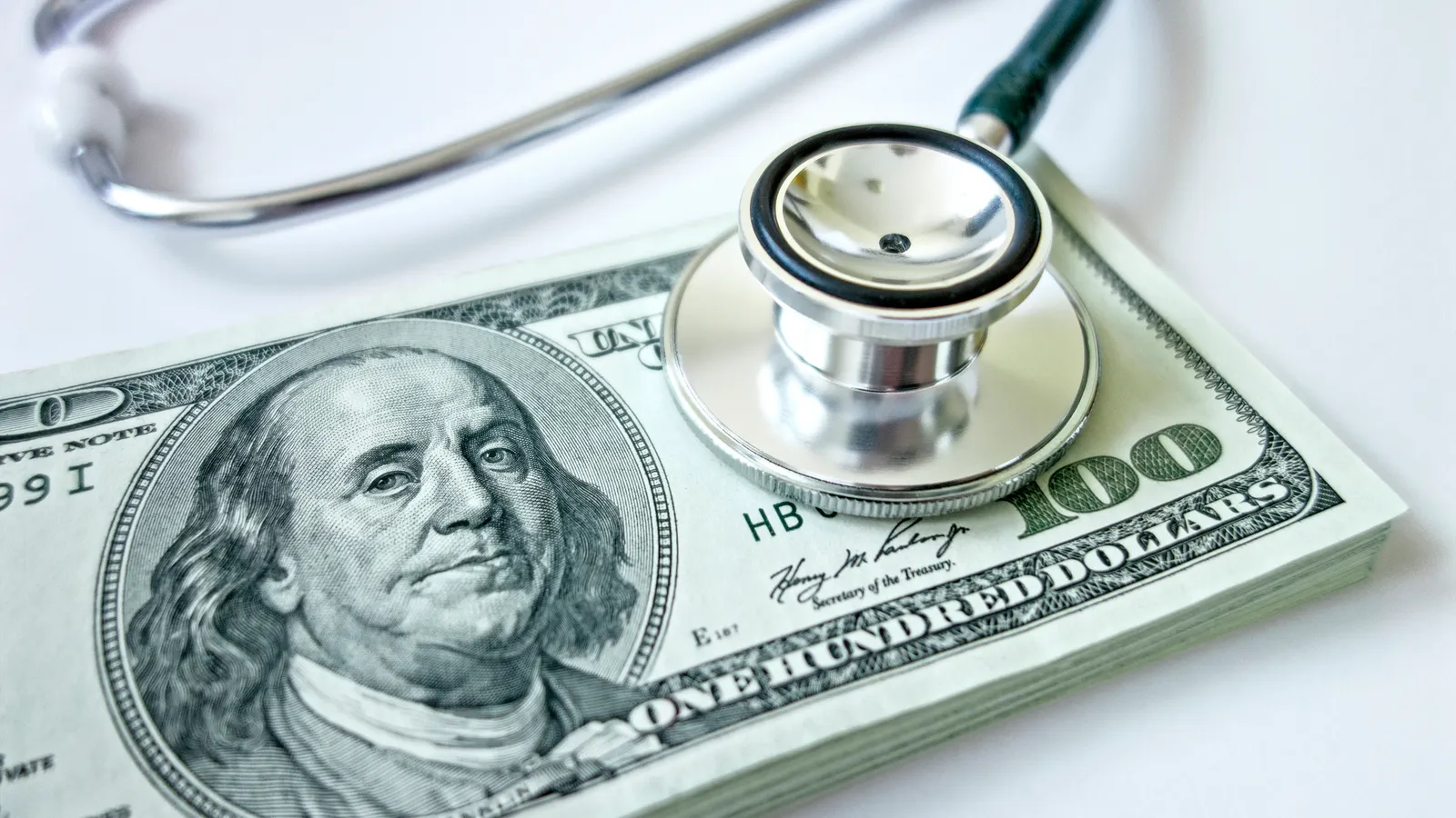 americans-perceive-high-healthcare-costs-as-a-widespread-bipartisan-challenge-though-solutions-differ-along-party-lines
