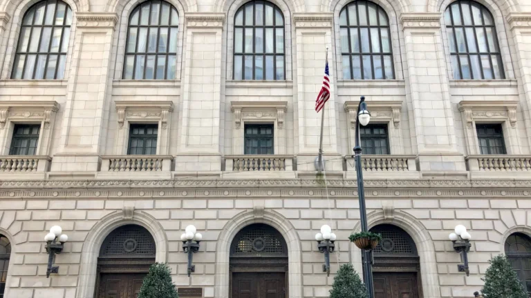 11th-circuit-revives-race-bias-claims-disparate-rehiring-practices-raise-red-flags-for-employers