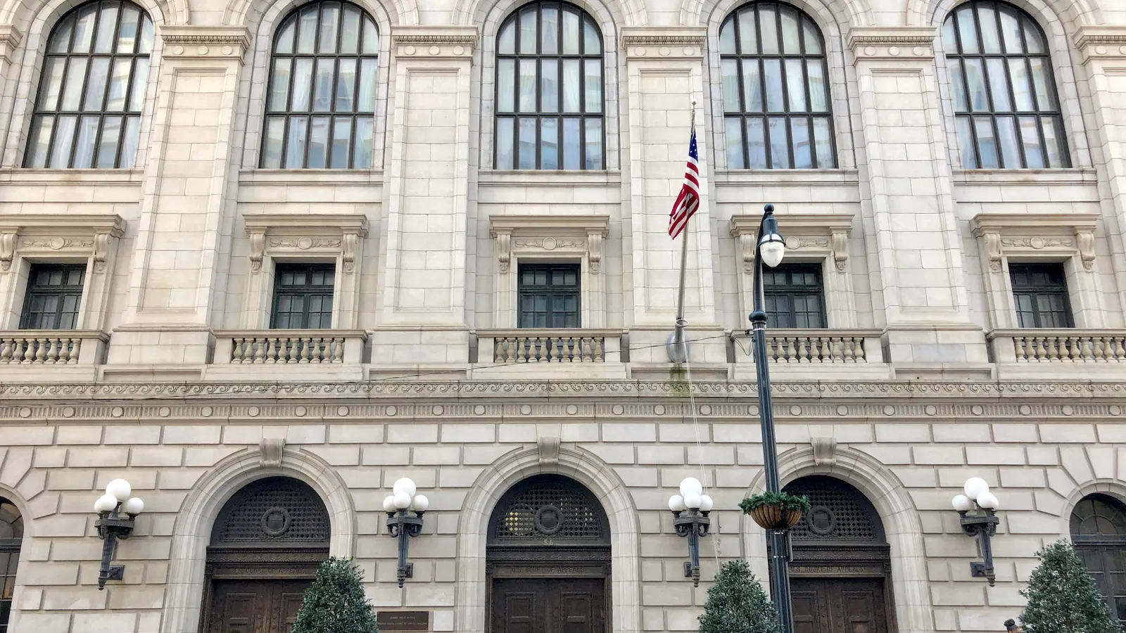11th-circuit-revives-race-bias-claims-disparate-rehiring-practices-raise-red-flags-for-employers