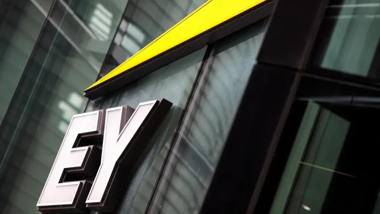 ey-launches-incentive-program-to-reward-innovation-and-meaningful-change