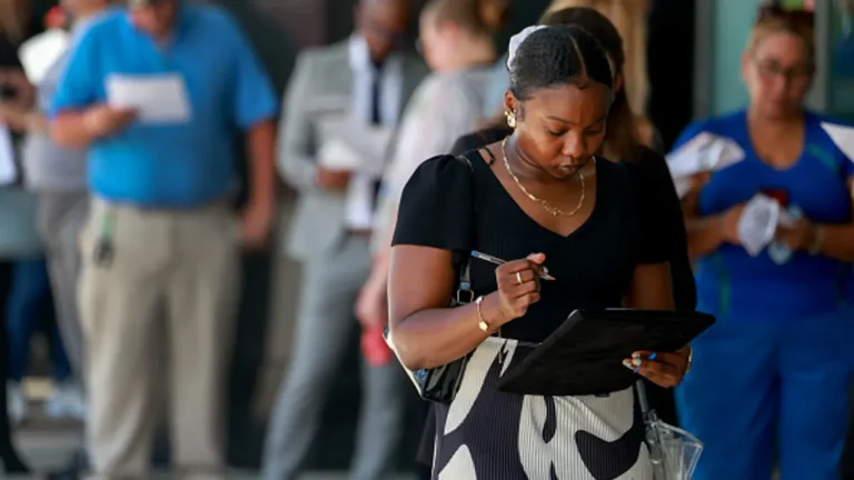 the-disconnect-between-hiring-promises-and-reality-fuels-employee-burnout-and-career-uncertainty