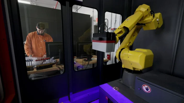 the-tech-job-market-surges-as-ai-implementation-drives-demand-beyond-traditional-sectors